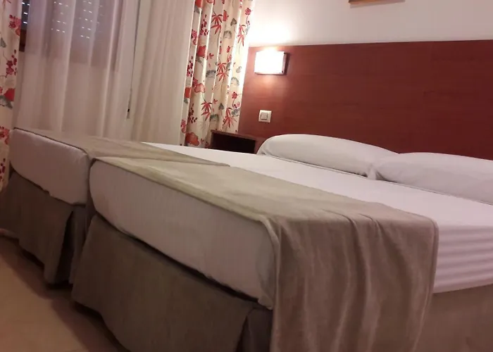 托雷斯途锐诺酒店 2*